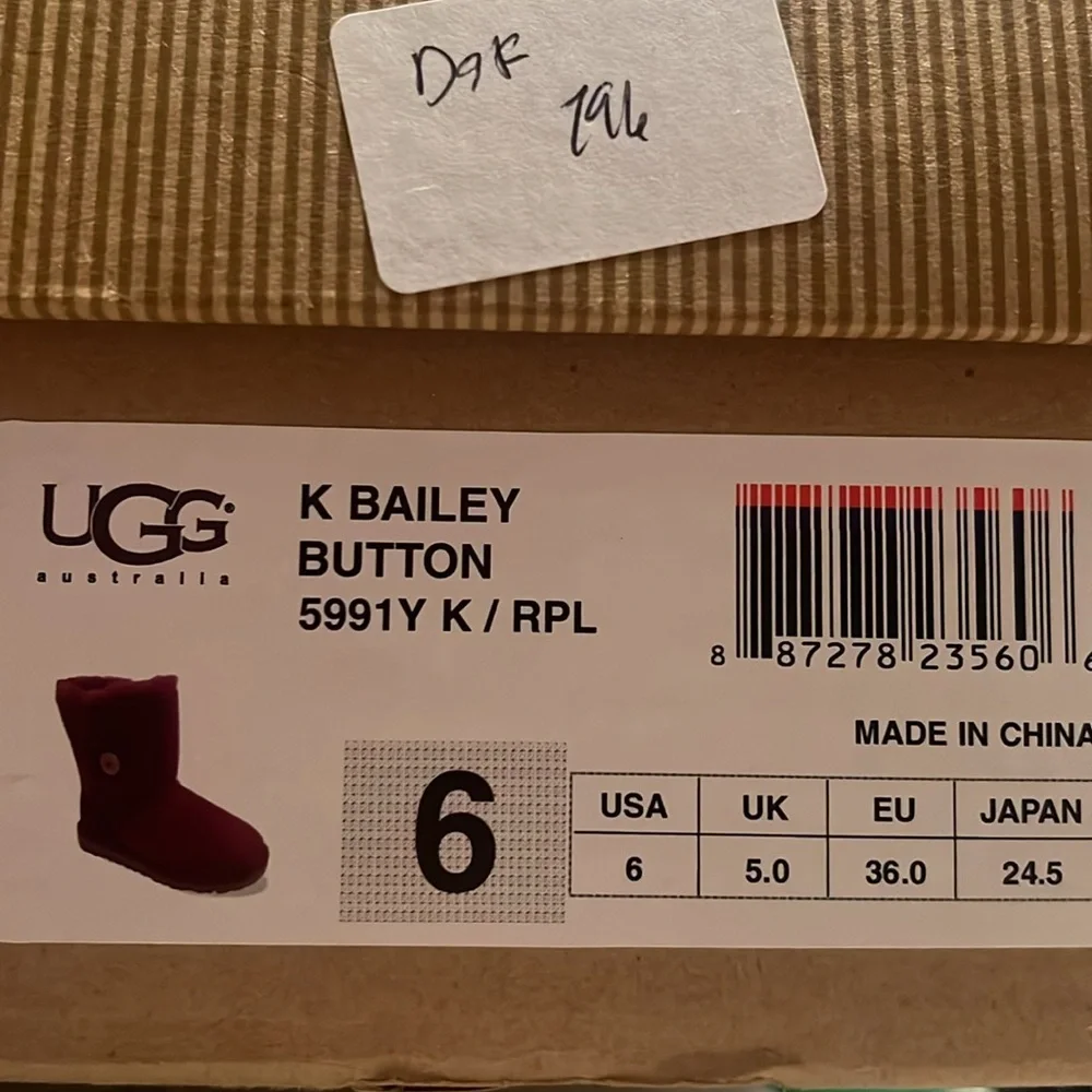 UGG Girls‎ K Bailey Button | NEW in BOX!!!❤️❤️